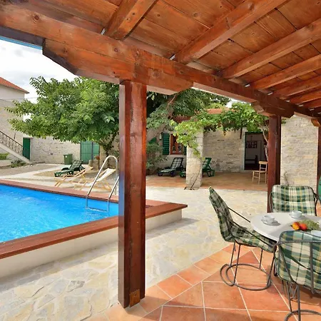 Villa Oak Smilcic