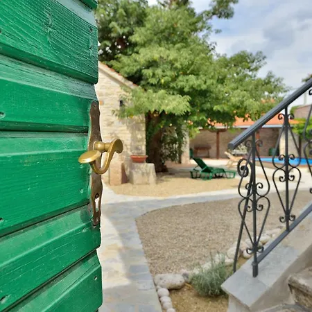 Oak Vila Smilcic