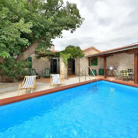 Vila Oak